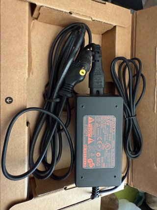 Cargador Original Sony AC-FX150 (9.5V) • NUEVO