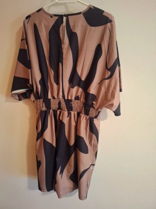 Mono corto estampado marrón y negro
