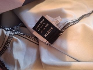 Mono corto estampado marrón y negro