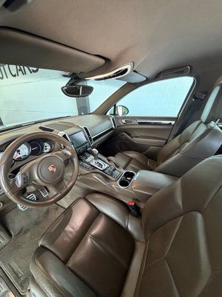 Porsche Cayenne 2012
