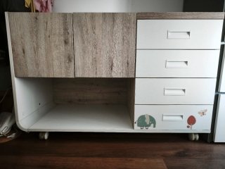 Cuna de bebé blanca