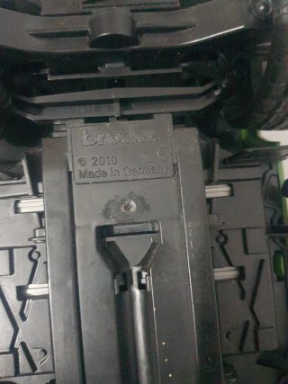 Bruder Land Rover Defender 1:16