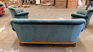 Sofá y 2 sillones capitoné azul y dorado