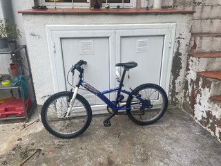 Bicicleta infantil azul
