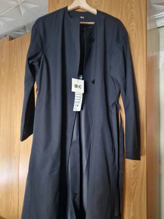 Gabardina ligera Uniqlo Nueva