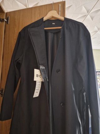 Gabardina ligera Uniqlo Nueva