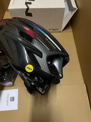 Casco MET Trenta 3K Carbon