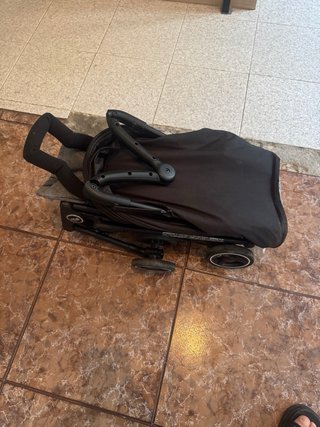 Silla de paseo ligera gris