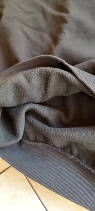 Felpa Puma nera con stampa oro