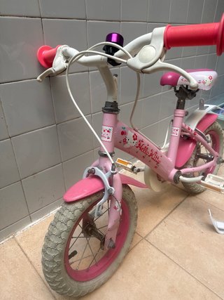 Bicicleta infantil Hello Kitty rosa