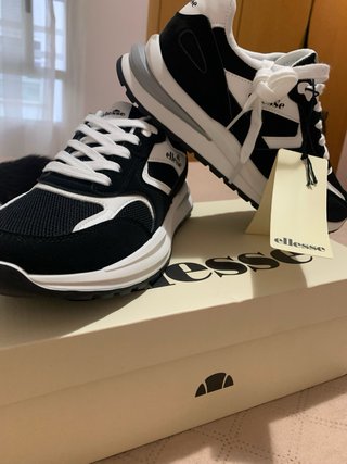 Zapatillas Ellesse Negras y Blancas Talla 43