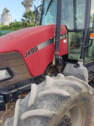 Tractor CASE JX95