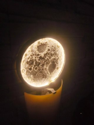 lampada a forma di luna con effetto 3D