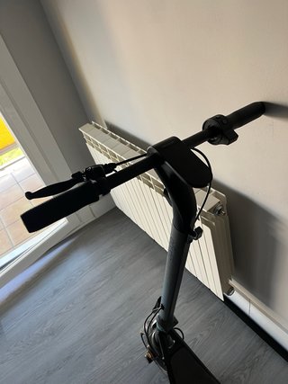Patinete eléctrico Bongo gris y negro