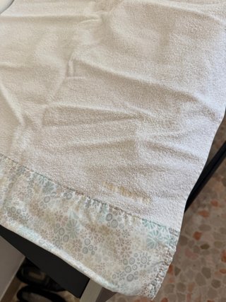 Asciugamano Cacharel con fantasia floreale