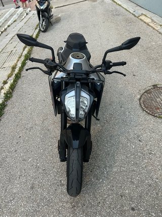 KTM 790 Duke Negra y Gris