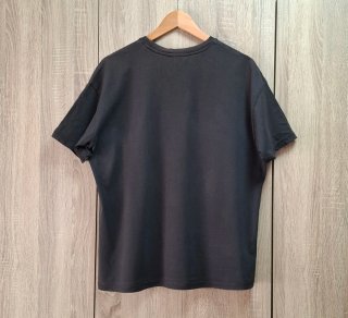 Camiseta negra Oversize Tigre Alas Bershka Talla S