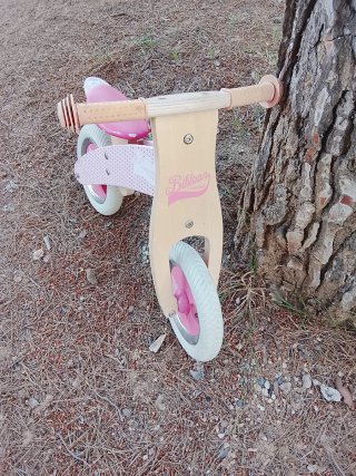 Bicicleta de madera infantil rosa