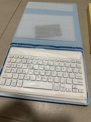 Funda, Teclado y Protector Pantalla Tablet