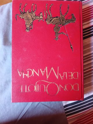 4 tomos Don Quijote, letra grande.