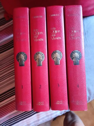 4 tomos Don Quijote, letra grande.