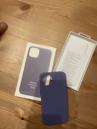 Funda iPhone 13 Piel Morada MagSafe Nueva