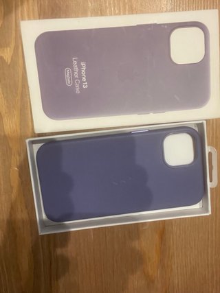 Funda iPhone 13 Piel Morada MagSafe Nueva