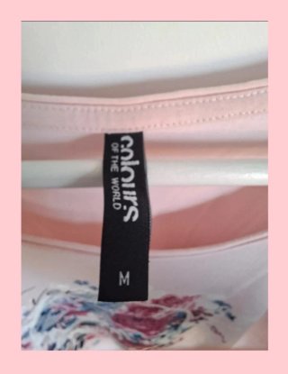 Camiseta rosa calavera de flores - Talla M