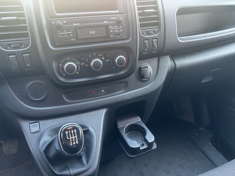 Renault Trafic 2020, foto 11