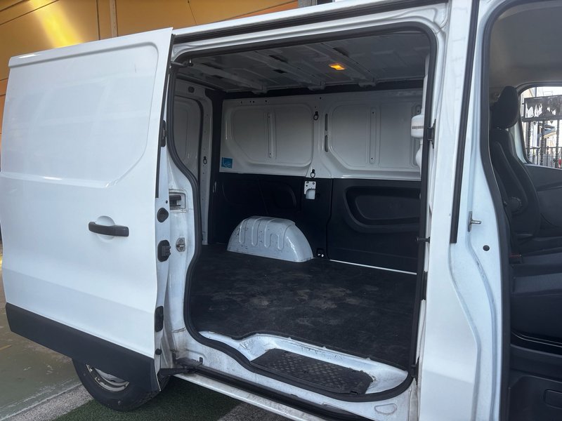Renault Trafic 2020, foto 20