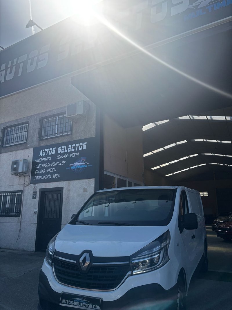 Renault Trafic 2020, foto 30