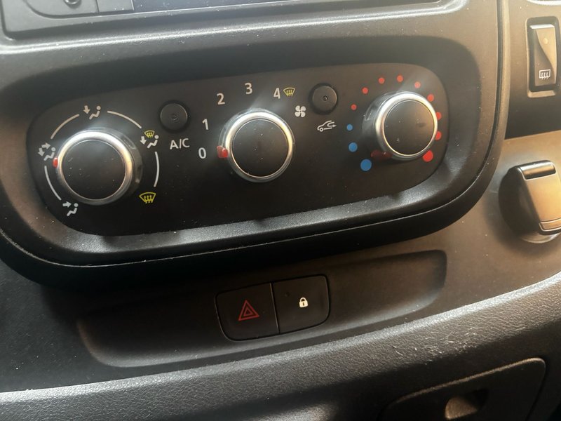 Renault Trafic 2020, foto 44