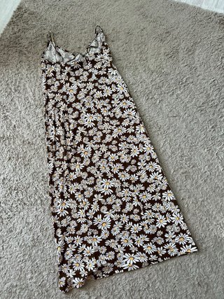 Vestido floral marrón y blanco
