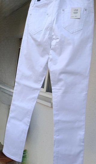 Pantalón Talla 42, da menos, SIN ESTRENAR