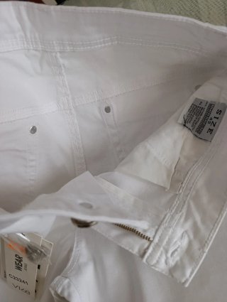 Pantalón Talla 42, da menos, SIN ESTRENAR