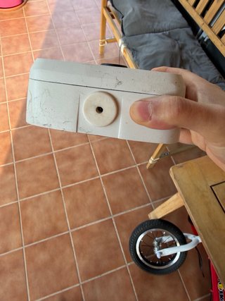 Cámara Bullet IP Hyundai HYU-256 y soporte pared