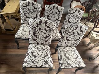 5 Sillas Tapizadas Diseño Damasco