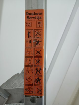 Escalera aluminio 6 peldaños