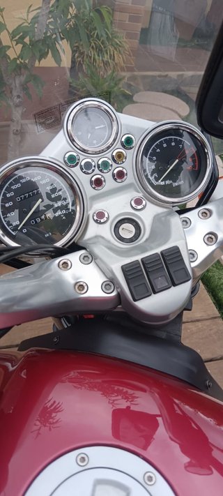 BMW R850R Naked Roja