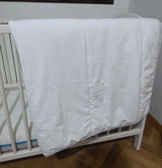 Cuna Ikea Blanca, con colchón y nórdico.