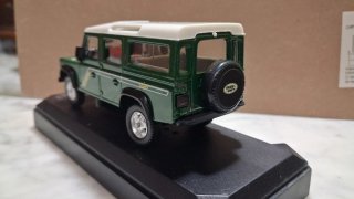 Land Rover Defender County. Escala 1:43