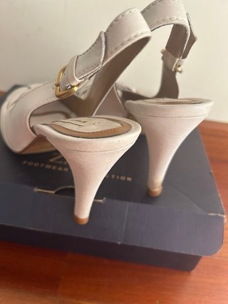 Zara Stiletto Talla 39 Beige