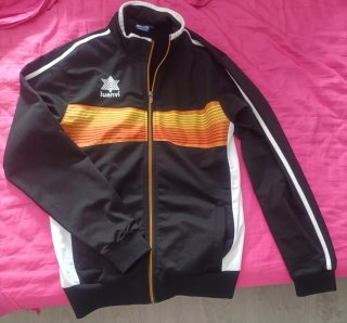 Chaqueta deportiva Luanvi.