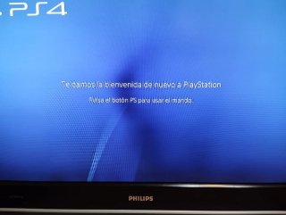 Televisión Philips 110 x 65 cm