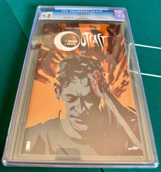 Comic gradeado CGC 9.8 - Outcast #1 de 2014