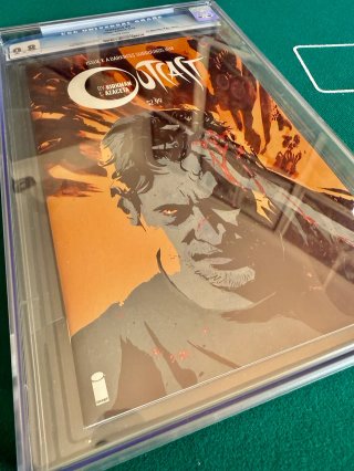 Comic gradeado CGC 9.8 - Outcast #1 de 2014
