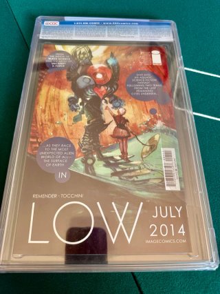 Comic gradeado CGC 9.8 - Outcast #1 de 2014