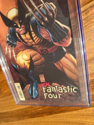 Comic gradeado CGC 9.8 - New Fantastic Four #1