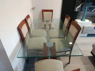 Mesa de comedor cristal y 6 sillas madera