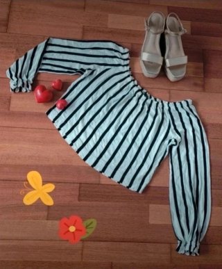 OFERTA Blusa hombros descubiertos manga larga H&M